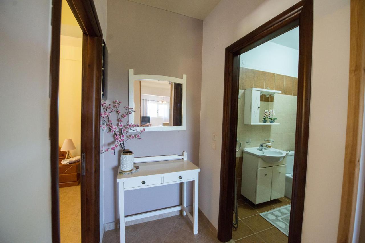 Nicoles Houses Arílasz Kültér fotó