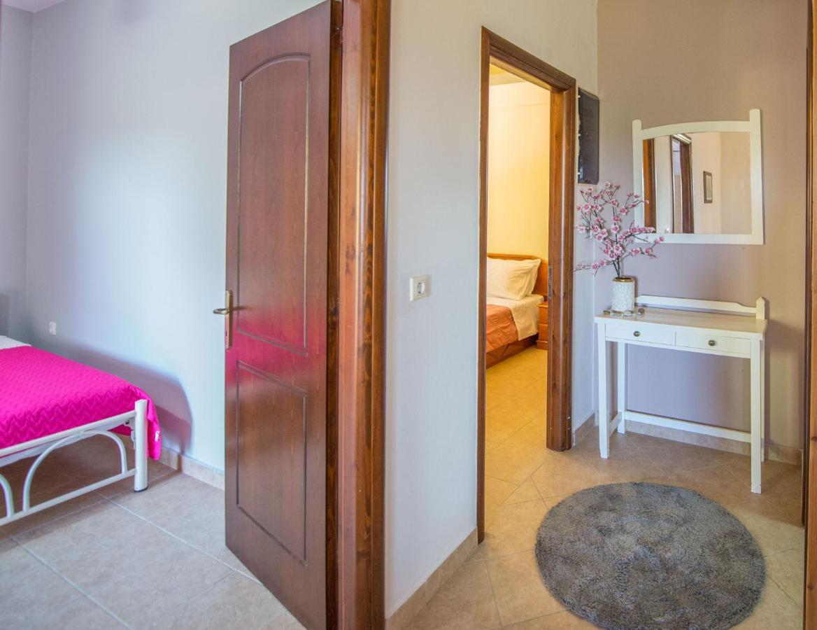 Nicoles Houses Arílasz Kültér fotó